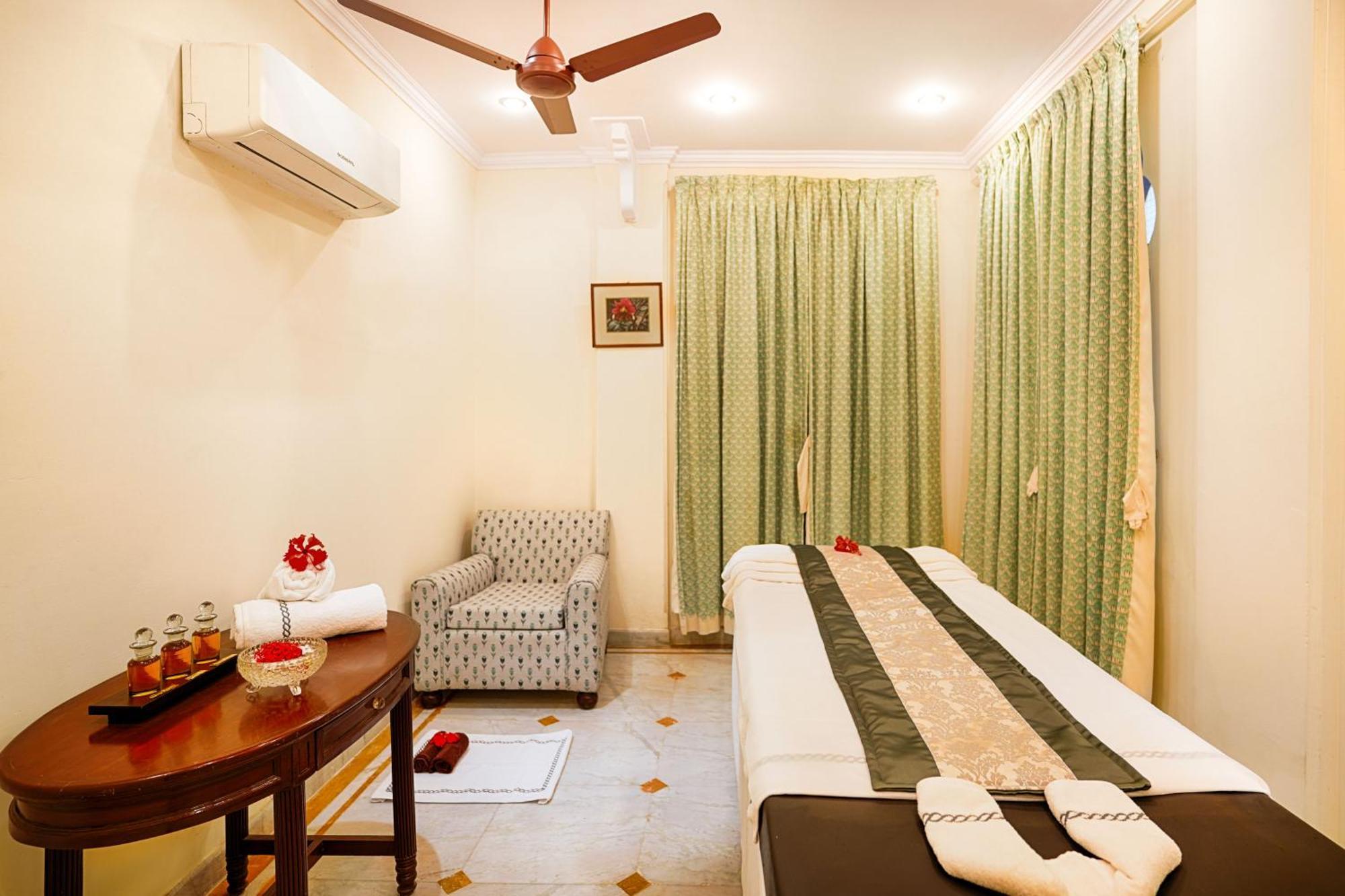 Club Mahindra Bharatpur Hotel Exterior photo