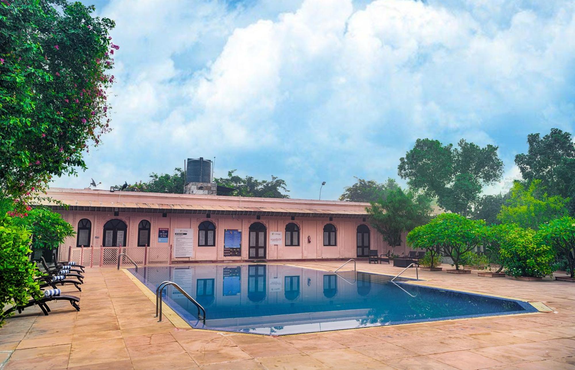 Club Mahindra Bharatpur Hotel Exterior photo