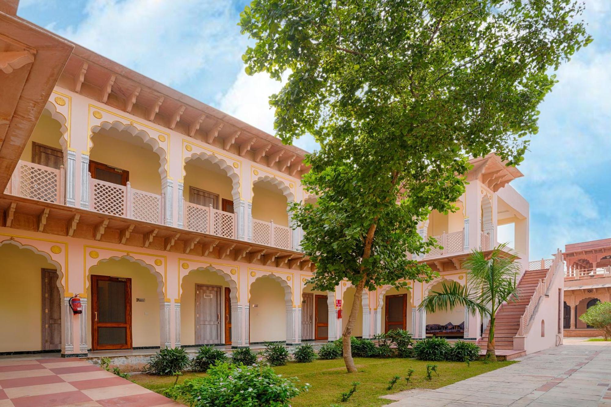Club Mahindra Bharatpur Hotel Exterior photo