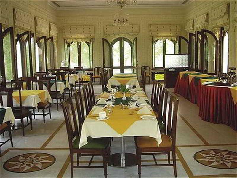 Club Mahindra Bharatpur Hotel Restaurant photo